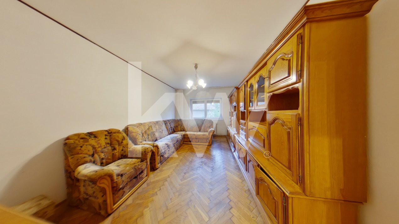 Vânzare apartament cu 2 camere, decomandat, zona Blumăna