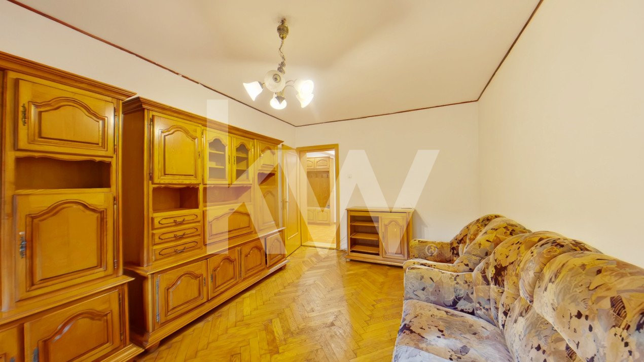 Vânzare apartament cu 2 camere, decomandat, zona Blumăna