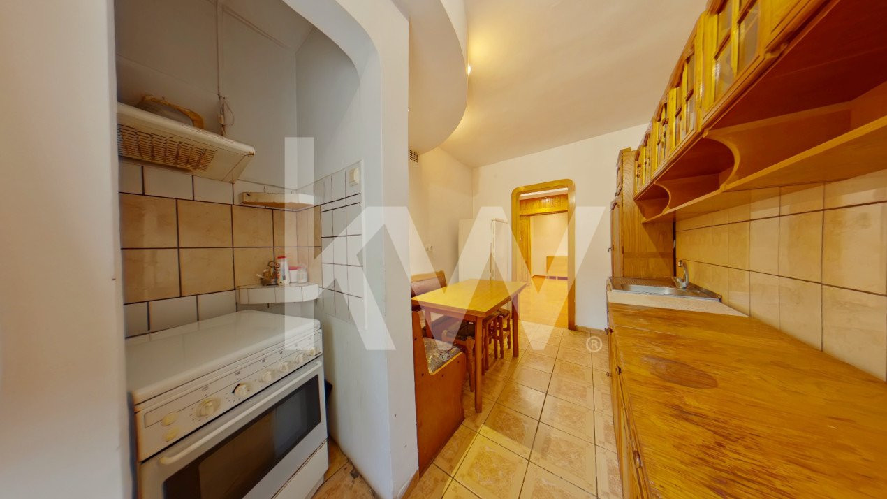 Vânzare apartament cu 2 camere, decomandat, zona Blumăna