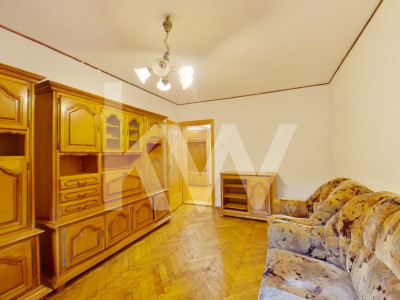 Vânzare apartament cu 2 camere, decomandat, zona Blumăna