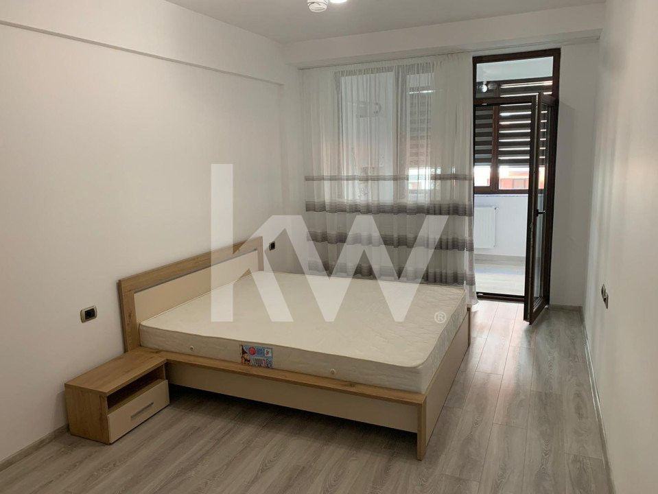 INCHIRIERE- Apartament 3 camere , suprafata generoasa Mall Coresi