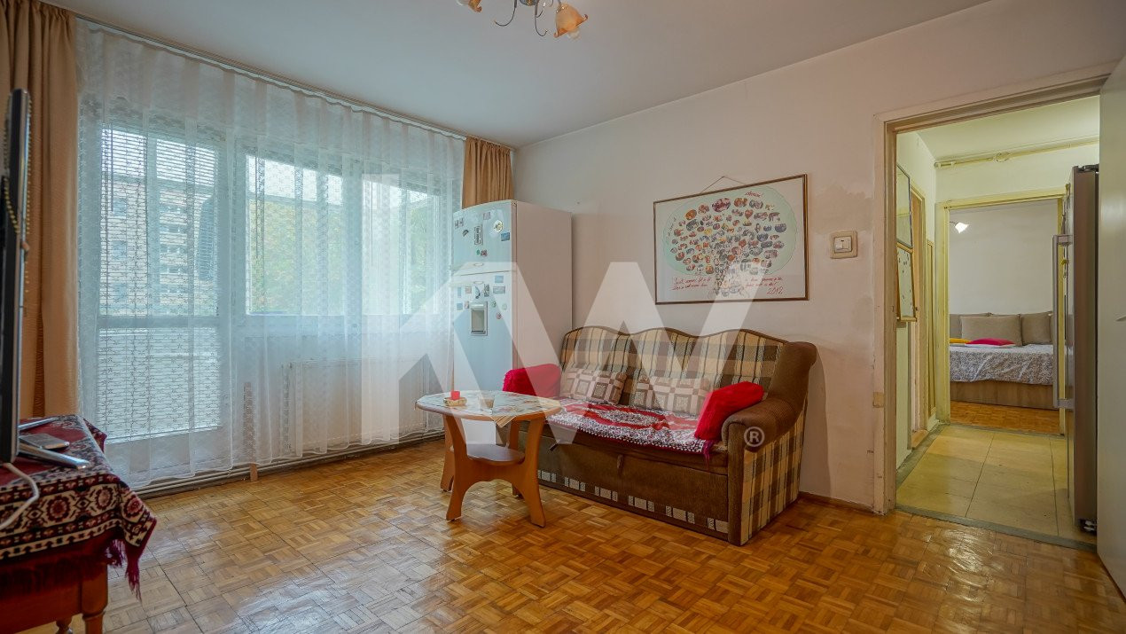 Vânzare apartament cu 3 camere, strada Neptun, zona Micșunica