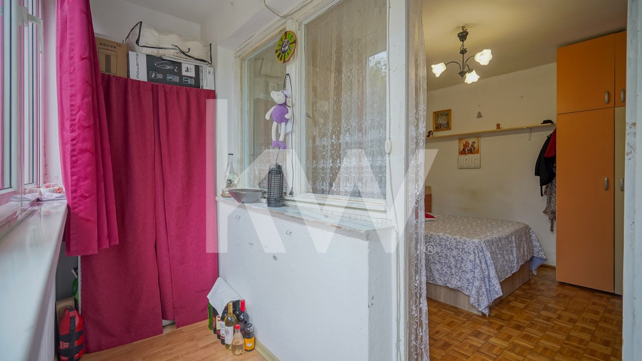 Vânzare apartament cu 3 camere, strada Neptun, zona Micșunica