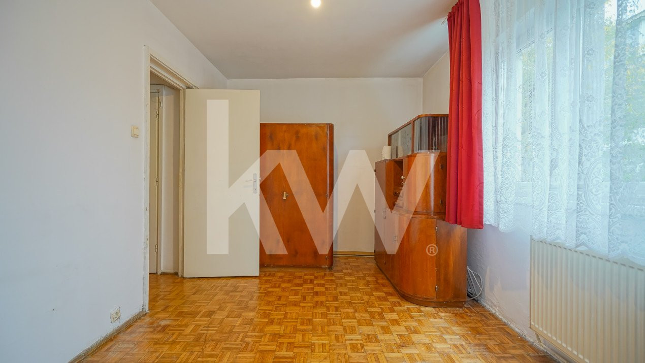 Vânzare apartament cu 3 camere, strada Neptun, zona Micșunica