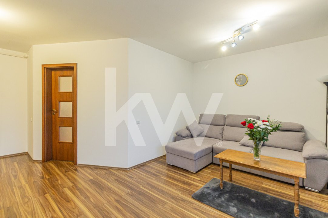 Apartament spatios cu vedere spre Brasov , zona de vile Coresi