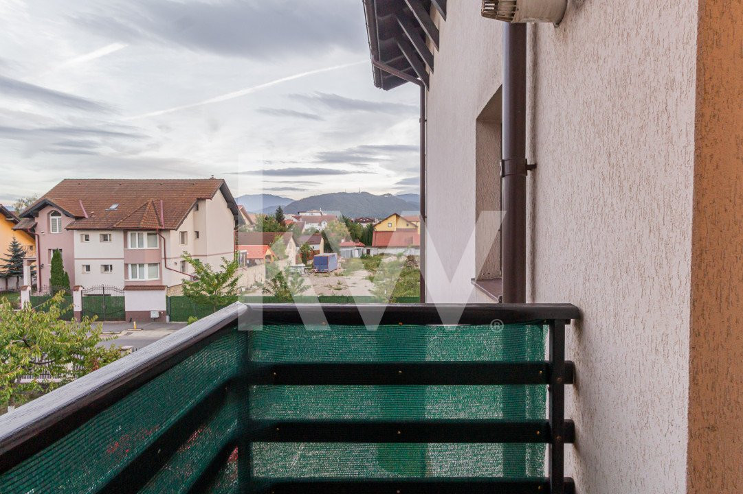 Apartament spatios cu vedere spre Brasov , zona de vile Coresi