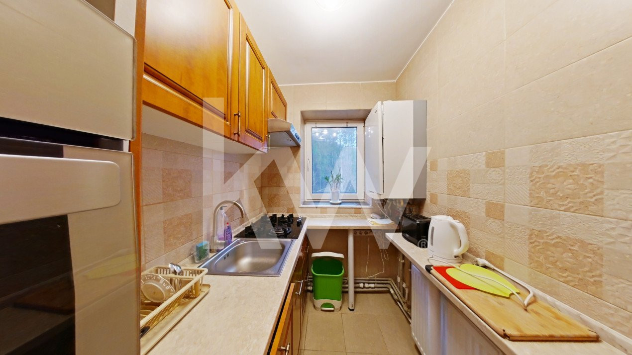 Apartament cu 3 camere, Etaj 3/4 - Un Refugiu de Poveste