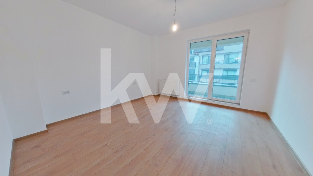 Apartament 3 camere suprafata generoasa ,zona Coresi