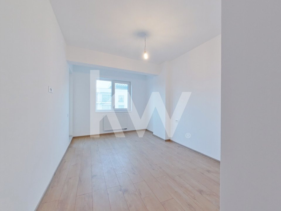 Apartament 3 camere suprafata generoasa ,zona Coresi