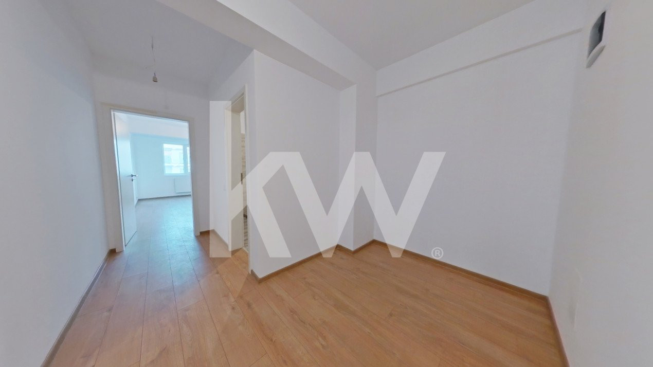 Apartament 3 camere suprafata generoasa ,zona Coresi