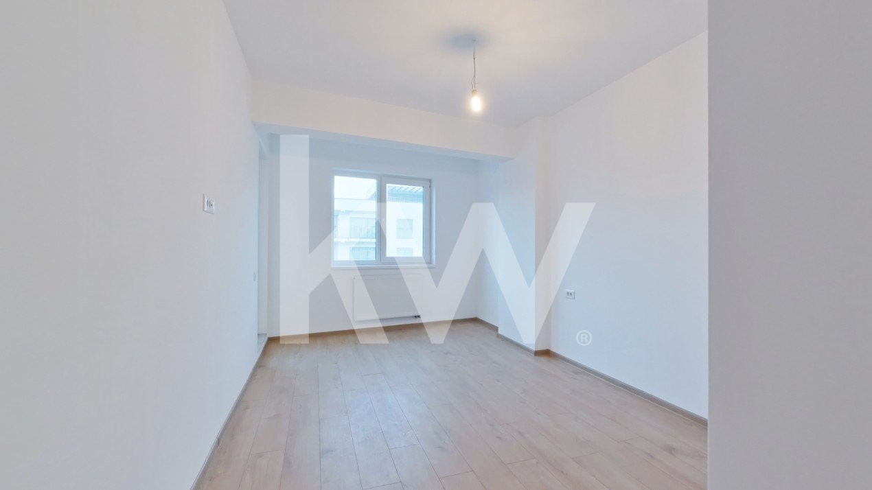 Apartament 3 camere suprafata generoasa ,zona Coresi