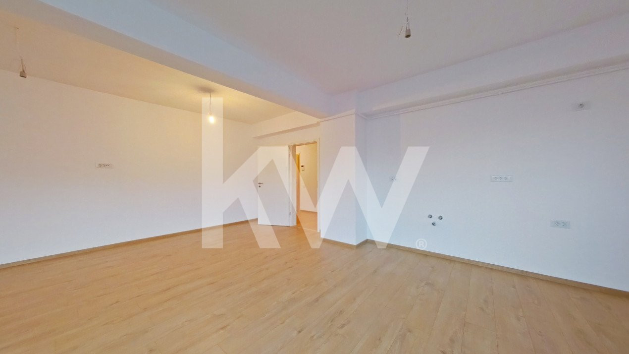 Apartament 3 camere suprafata generoasa ,zona Coresi