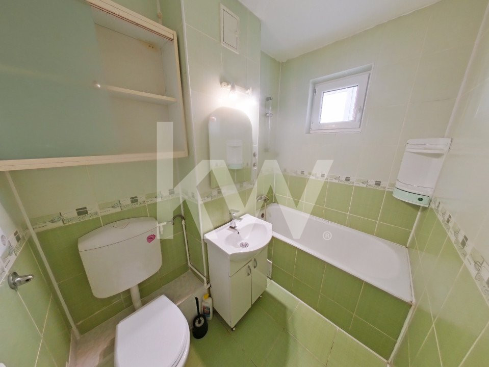 De inchiriat apartament cu 3 camere, nemobilat, in cartierul Astra