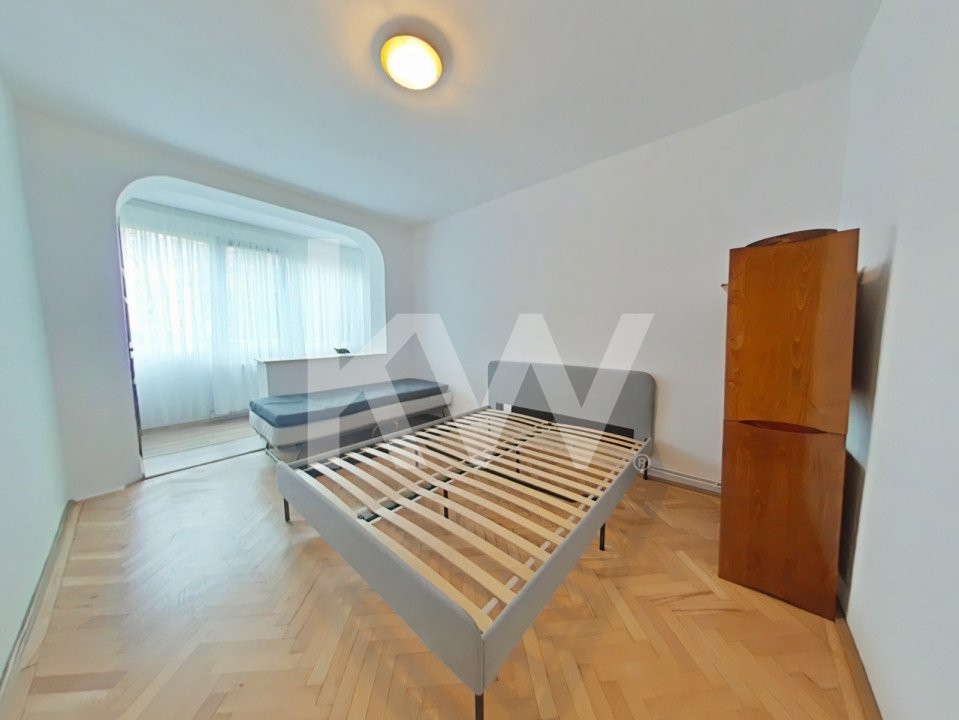 REZERVAT - Inchiriere apartament cu 3 camere, mobilat și utilat pe Bld Victoriei